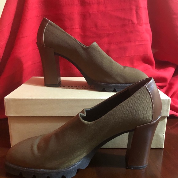 Donald J Pliner Heels - Picture 6 of 6